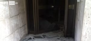 Παγκράτι: Εξερράγη εκρηκτικός μηχανισμός σε είσοδο πολυκατοικίας – Προκλήθηκαν υλικές ζημιές