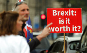 Βρετανία: Λιγότερο από έναν μήνα πριν τις βουλευτικές εκλογές μόλις 24% των Βρετανών θεωρούν το Brexit σωστό