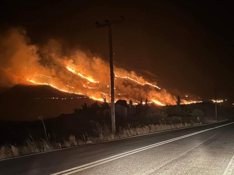 Μεγάλη φωτιά στο Ρέθυμνο: Μήνυμα από το 112 για 8 περιοχές – Ολονύχτια μάχη με τις φλόγες (Videos)