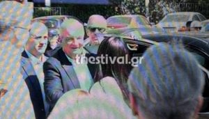 Θεσσαλονίκη: Ο Καραμανλής κατέβηκε από το αυτοκίνητο για να χαιρετήσει τη Λατινοπούλου