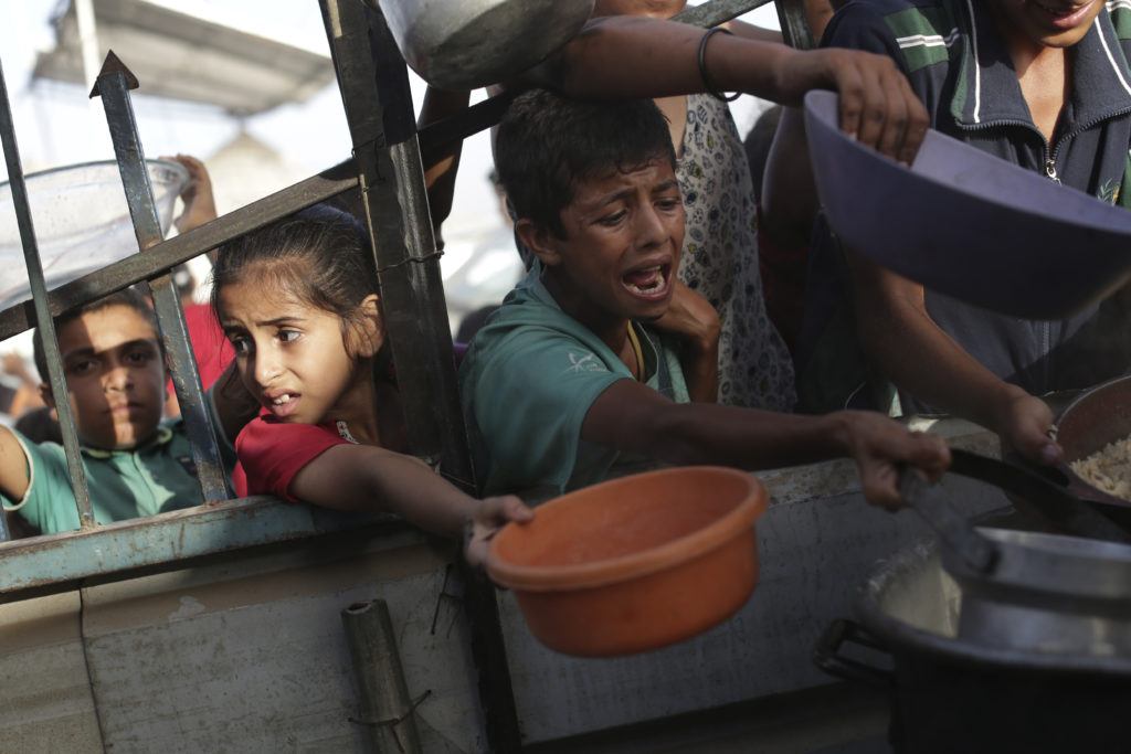 Γάζα: Η αμερικανική προβλήτα για την παράδοση της βοήθειας ρυμουλκήθηκε ξανά στο λιμάνι της Ασντόντ