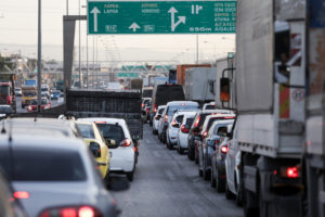 Κίνηση στους δρόμους: Κυκλοφοριακό χάος στον Κηφισό &#8211; Ουρές χιλιομέτρων