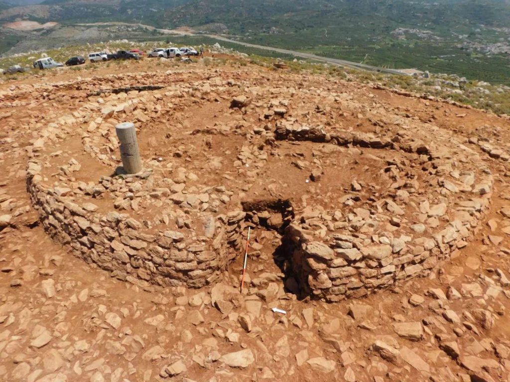 Κρήτη: Μεγάλη αρχαιολογική ανακάλυψη – Εντυπωσιακή ανασκαφή των μινωικών χρόνων κοντά στο νέο αεροδρόμιο στο Καστέλι