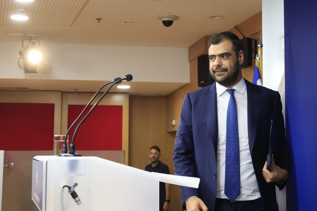 ΣΥΡΙΖΑ: Ο κυβερνητικός εκπρόσωπος ενοχλείται από τις ερωτήσεις για τα οικονομικά της καταχρεωμένης ΝΔ