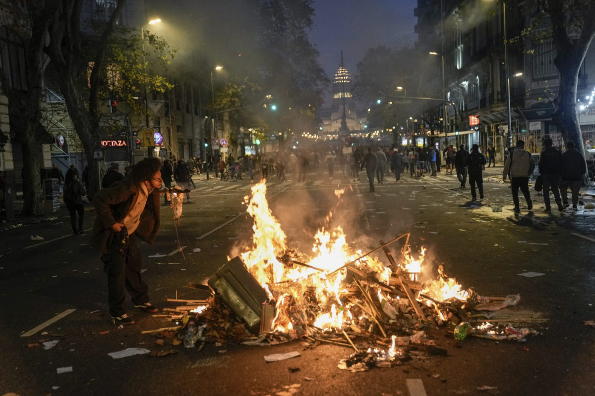 Argentina: Incidents and riots in Buenos Aires – Miley’s new bundle of harsh measures handed by one vote
 – 2024-06-14 11:11:54