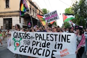 Athens Pride 2024: «Ένας νόμος δεν αρκεί» &#8211; Γέμισε χρώματα η Αθήνα στην παρέλαση υπερηφάνειας