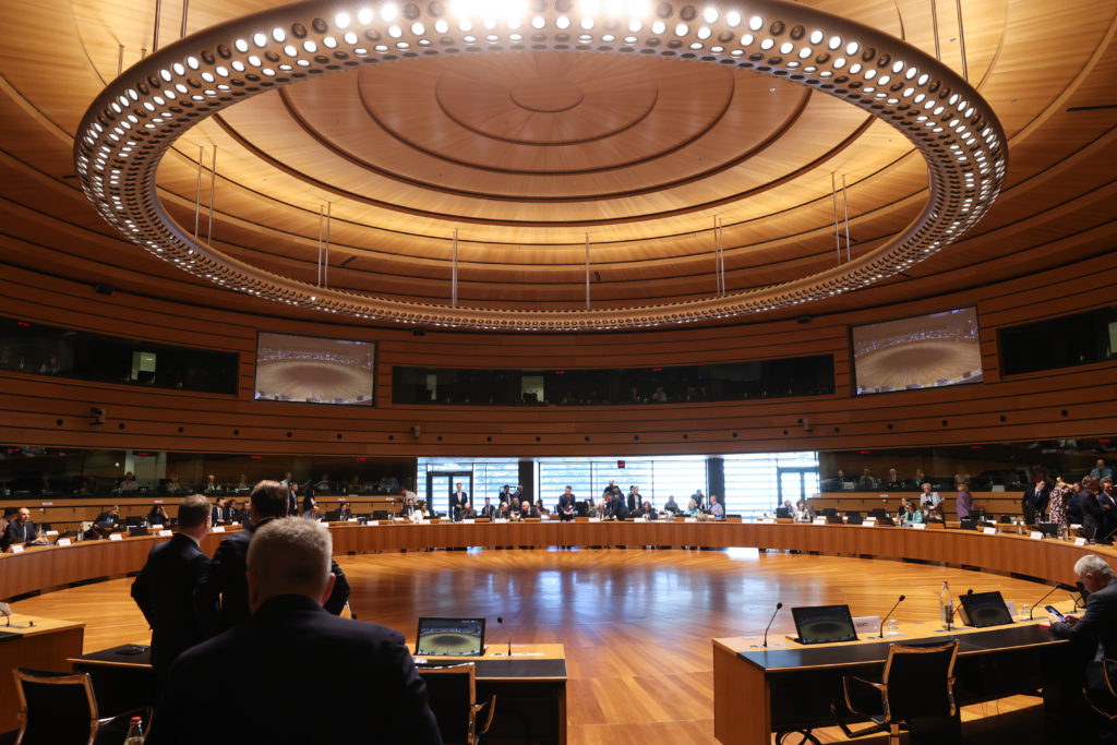ΕΕ: Το Συμβούλιο Υπουργών υιοθέτησε το 14ο πακέτο κυρώσεων κατά της Ρωσίας