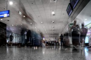 Απίστευτη καταγγελία Ο.Σ.Ε.ΥΠ.Ε: Πρώην υπουργός της κυβέρνησης χτυπησε υπάλληλο στο αεροδρόμιο &#8211; «Μη με ακουμπάτε, έχω ασυλία»