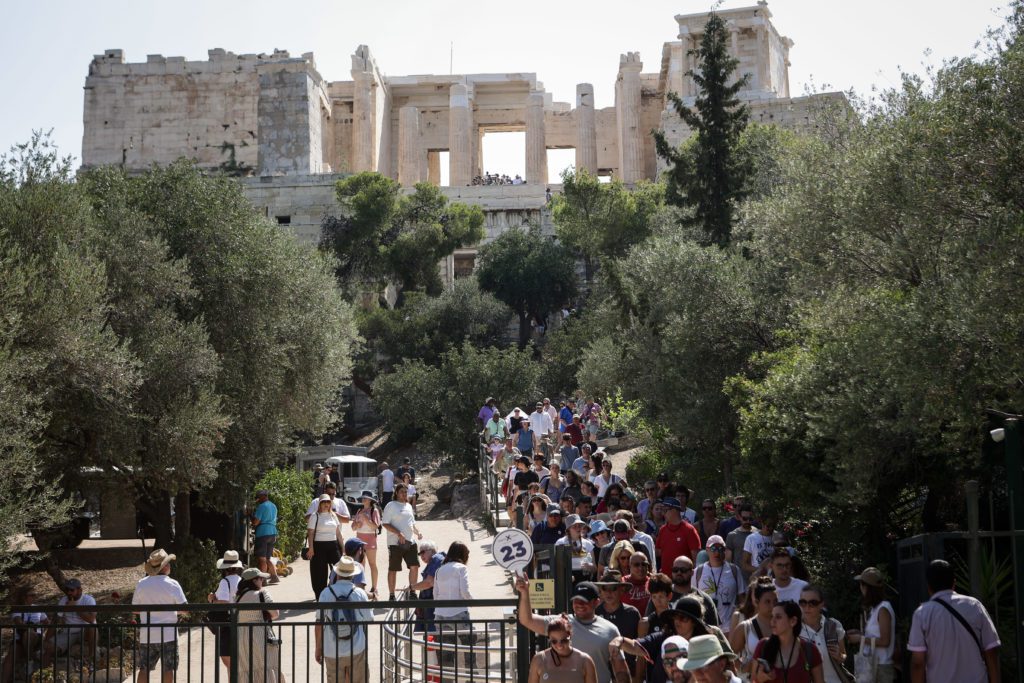 Στάση εργασίας των αρχαιοφυλάκων ενάντια στην ιδιωτικοποίηση της Ακρόπολης