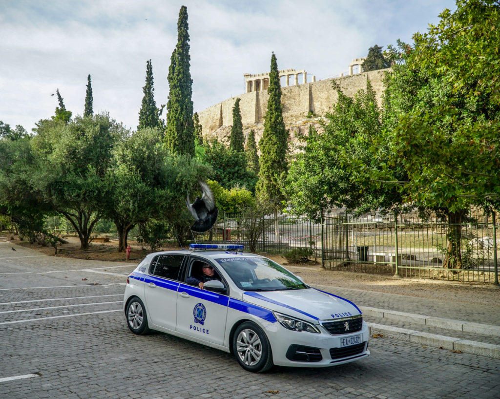 Αστυνομία στην Ακρόπολη για τους ιδιώτες που έβαλε σήμερα άρον-άρον η Μενδώνη