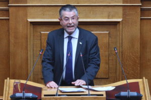 Βουλή: Ένταση με τον Βελόπουλο να αναφέρει ότι ο Σαράκης πήρε αμοιβή 30 εκατ. ευρώ