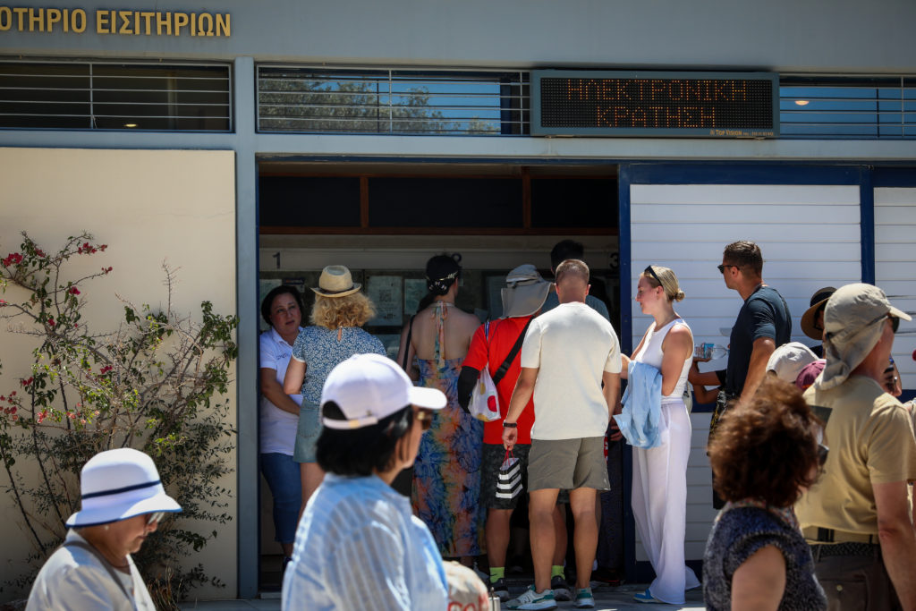 Ακρόπολη: Ο κόσμος το ’χει τούμπανο