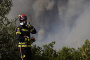 Πυρκαγιές: Ξένοι πυροσβέστες άρχισαν να έρχονται για ενίσχυση &#8211; Πρώτη αποστολή από Βουλγαρία &#8211; Αναμένονται 240 συνολικά από 4 χώρες