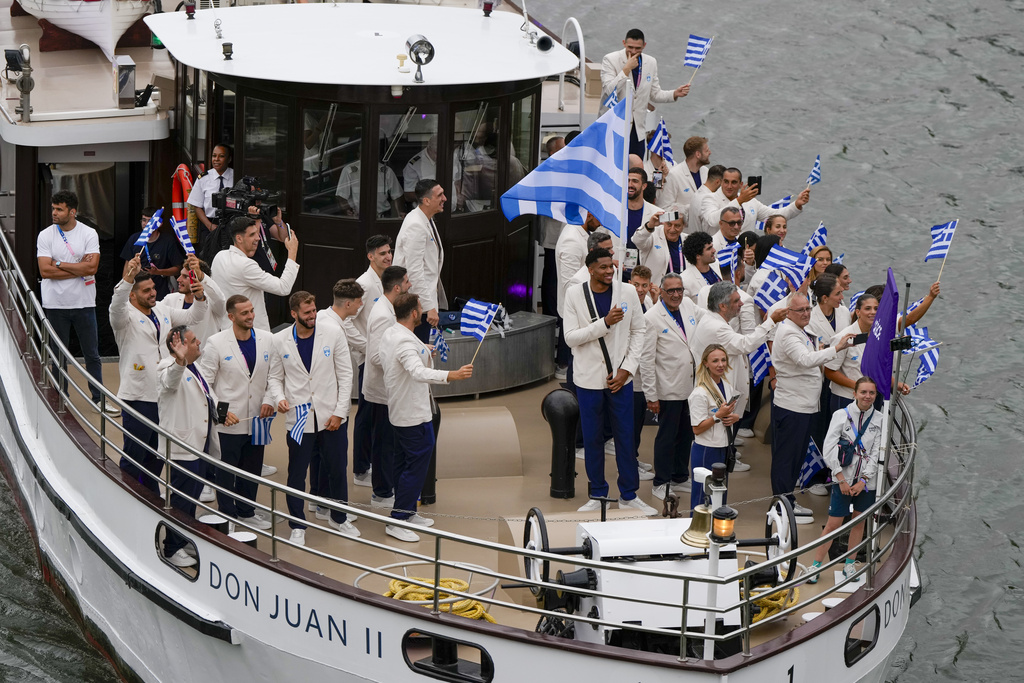 Ολυμπιακοί Αγώνες: Γιάννης και Αντιγόνη άνοιξαν την αυλαία (Photos)