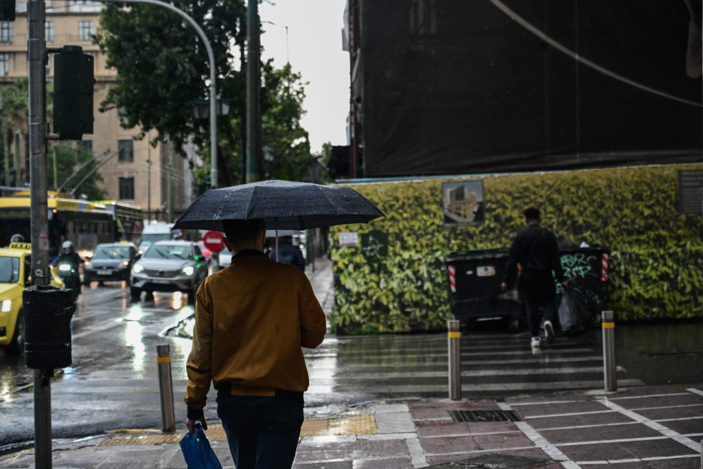 Καιρός: Απότομη αλλαγή με καταιγίδες και μπουρίνια – Ποιες περιοχές θα επηρεαστούν (LIVE)