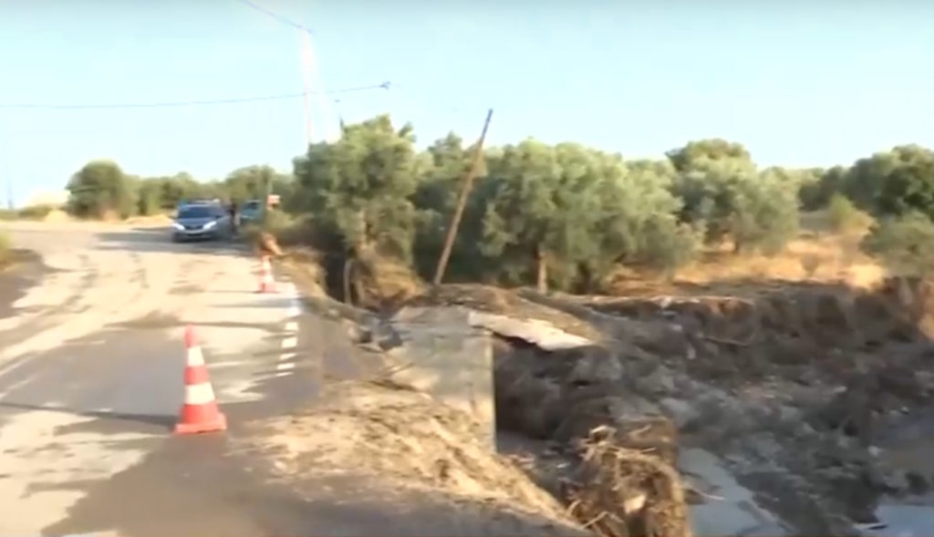 Αλεξανδρούπολη: Αγριο μπουρίνι προκάλεσε ζημιές σε κτίρια, δρόμους και γέφυρες (Video)