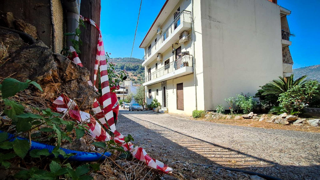 Γυναικοκτονία στην Αμφιλοχία: Νόμιμα κατείχε το όπλο ο δράστης – Του το επέστρεψαν όταν… αθωώθηκε