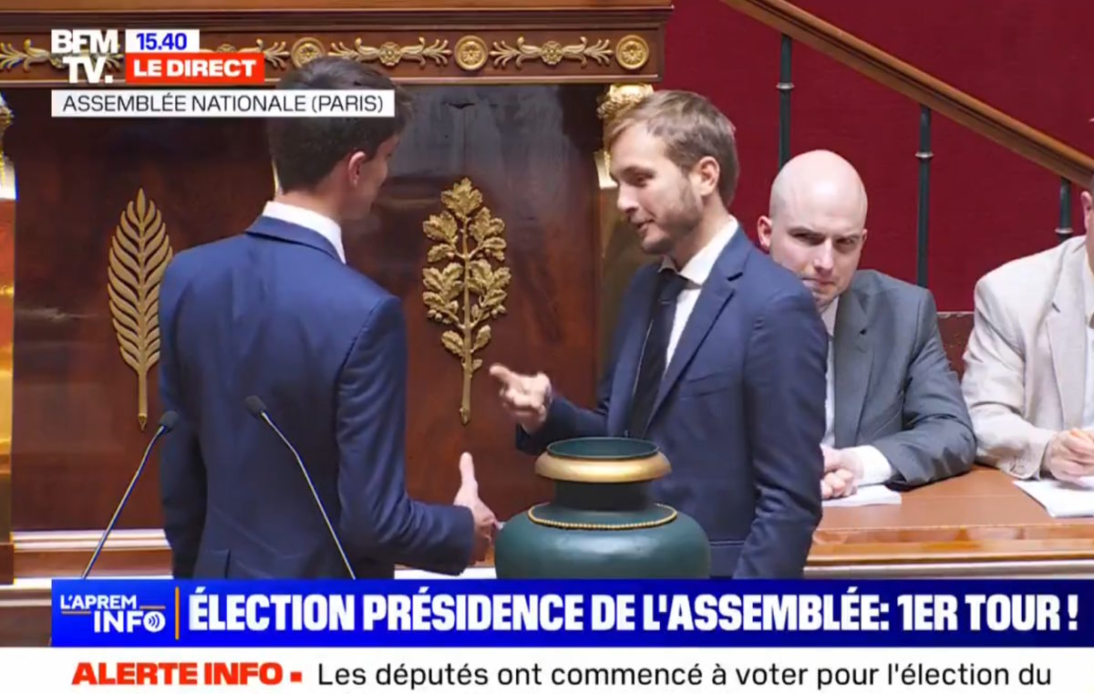 France: Left MP performs rock-paper-scissors to keep away from shaking arms with far-right RN (Video)
 – 2024-07-23 06:04:29