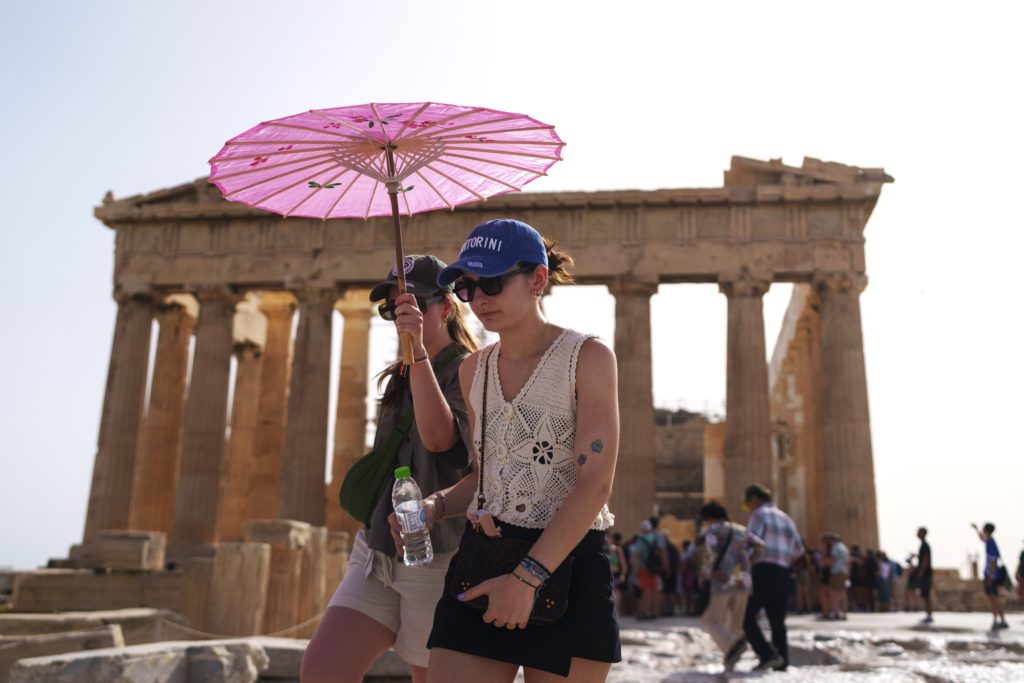 Καύσωνας: Η ζέστη είναι ωραία αλλά η ακραία ζέστη «δολοφονεί» – Πιλοτικές προειδοποιήσεις για τους πολίτες (Video)