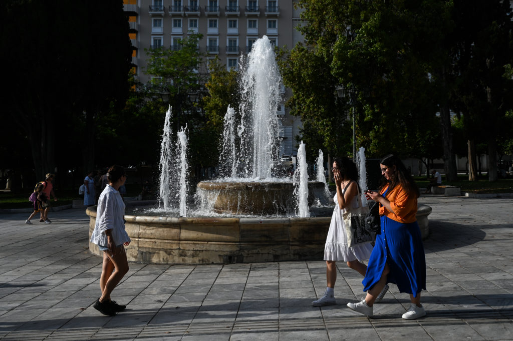 Καιρός: Επιστρέφουν τα 40άρια – Πού θα χτυπήσει κόκκινο ο υδράργυρος (LIVE)