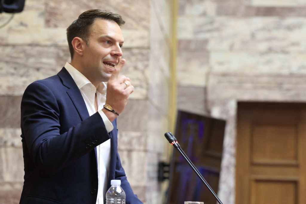 Στη Βουλή ο Κασσελάκης – Προτροπή στους βουλευτές για συνεργασίες