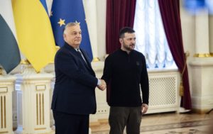 Ουκρανία: Ο Όρμπαν ζητά από τον Ζελένσκι να εξετάσει το ενδεχόμενο κατάπαυσης του πυρός