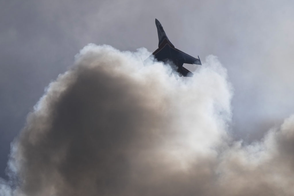 Μόσχα: Συνετρίβη αεροσκάφος Sukhoi με τρεις νεκρούς – Ανήκε στη Gazprom