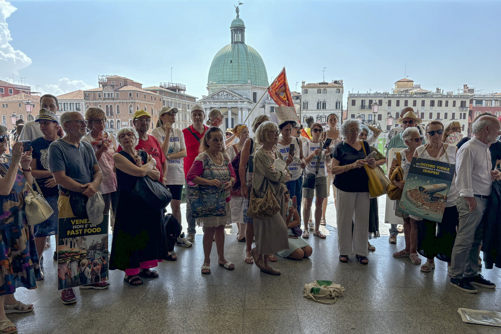 Venice: Restrictions against over-tourism – Groups up to 25 people and fines
 – 2024-08-02 03:50:48