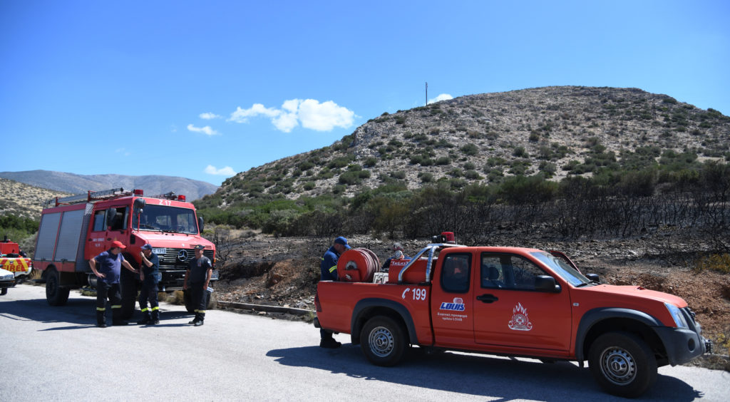 Φωτιά στον Άγιο Δημήτριο μετά από τροχαίο: Εκτροπή κυκλοφορίας στην Αθηνών – Σουνίου