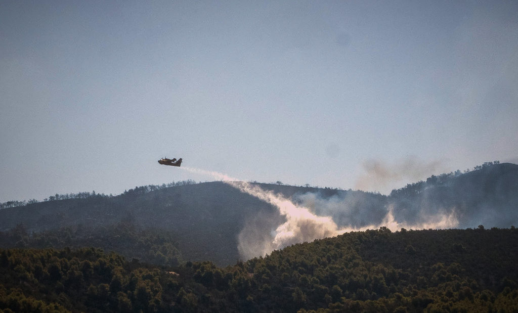 Φωτιά σε δασική έκταση στην περιοχή Μανδρότοπος στη Δράμα