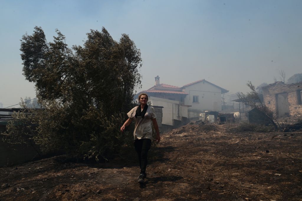 Στον αστικό ιστό η φωτιά: 112 για εκκένωση Νέας και Παλαιάς Πεντέλης, Πάτημα Χαλανδρίου, Πάτημα Βριλησσίων (Photos-Videos)