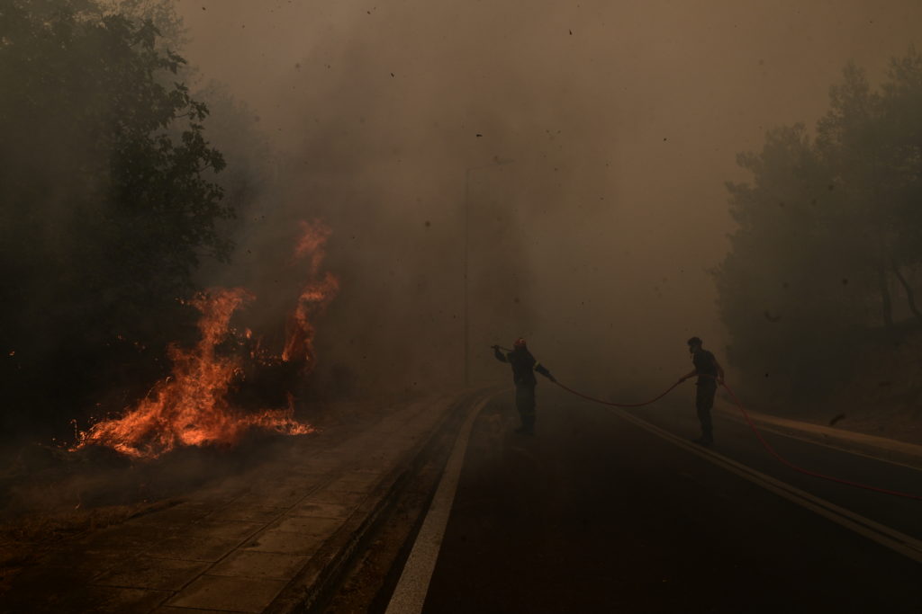 Δήμαρχος Χαλανδρίου στο documentonews.gr: «Η φωτιά πέρασε στο ρέμα του Βριλησσού»