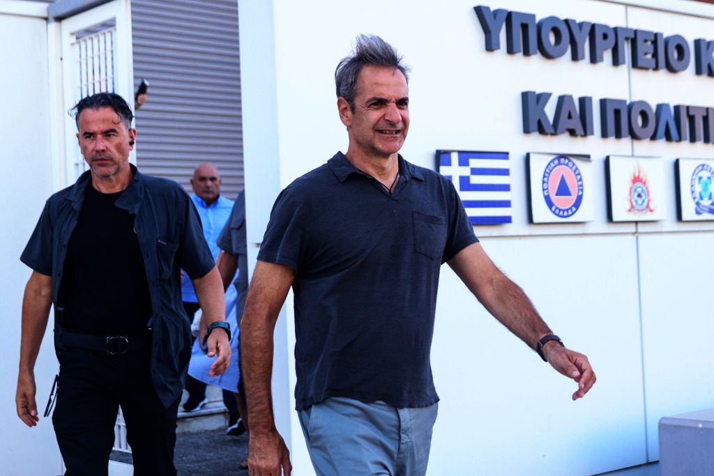 Σκορπάει σαν τις στάχτες το Μαξίμου – Η καταστροφή στην Αττική σφίγγει τον κλοιό για τον Μητσοτάκη