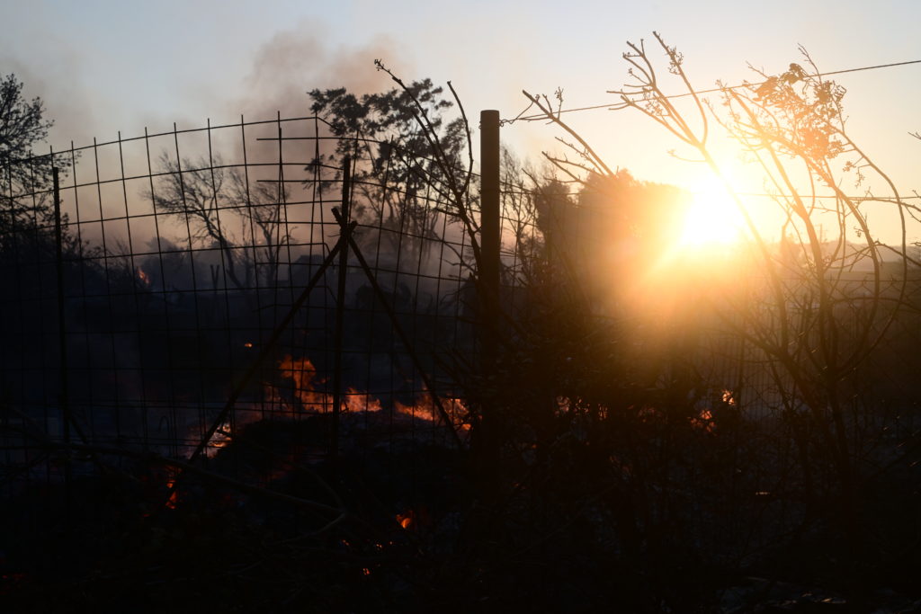 Φωτιά στην Αττική: Εκκένωση της περιοχής Δέση στο Γέρακα