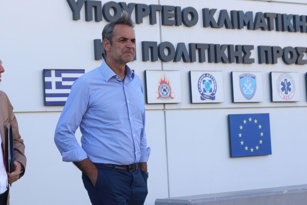 Έκθετη η κυβέρνηση Μητσοτάκη: Μιλούν για… «επιτυχία» ενώ η φωτιά από τον Βαρνάβα έφτασε στο Χαλάνδρι