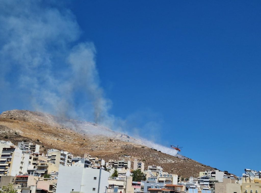 Φωτιά τώρα στο Σχιστό Κορυδαλλού