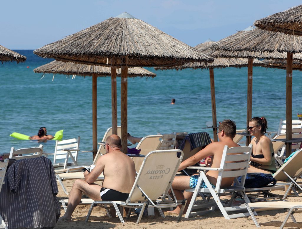 Χαλκιδική: Πέντε συλλήψεις για τις σκηνές Φαρ Ουέστ σε beach bar