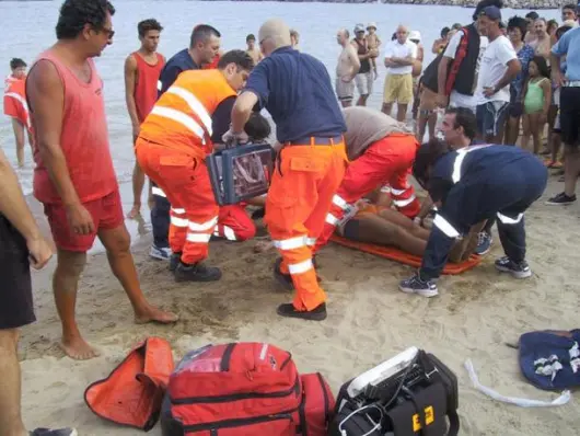 Ιταλία: Τρεις τραυματίες από κεραυνό που έπληξε παραλία γεμάτη με κόσμο