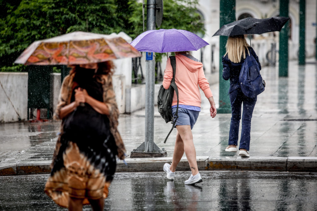 Καιρός: Καλοκαίρι μέχρι την Κυριακή και μετά επικίνδυνες καταιγίδες και κατακόρυφη πτώση της θερμοκρασίας