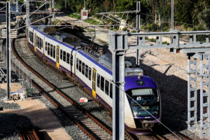 Hellenic Train: «Πλημμελή τήρηση πρωτοκόλλων ασφαλείας» οδήγησαν στην παράσυρση της 38χρονης μητέρας στη Λιβαδειά