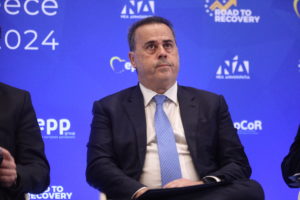 «Ψήνεται» επιστροφή Παπασταύρου στο Μαξίµου