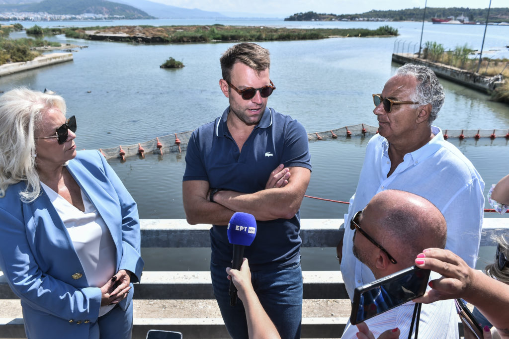 Κασσελάκης για τα νεκρά ψάρια στον Βόλο: «Δεν είδαμε κανέναν να αναλαμβάνει την ευθύνη»