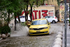 Κακοκαιρία Bora: Στο πορτοκαλί προς κόκκινο η Αθήνα το βράδυ &#8211; Ποιες άλλες περιοχές θα σαρώσει