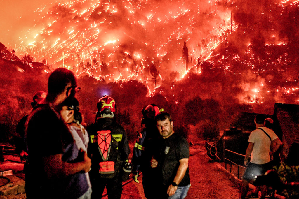 Φωτιά στο Ξυλόκαστρο: Πήγαν να βοηθήσουν και εγκλωβίστηκαν στις φλόγες – «Τα γνωρίζαμε τα παιδιά, ήταν γειτονάκια μας» (Video)