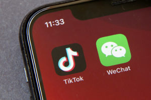 TikTok: Υπέρ της&#8230; αντισυνταγματικότητας νόμου για να μην πουληθεί η πλατφόρμα &#8211; Τι έχει συμβεί