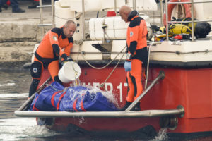 Ναυάγιο στη Σικελία: Από «ξηρό πνιγμό» πέθαναν 4 επιβάτες του Bayesian &#8211; Δεν είχαν νερό στους πνεύμονες (Video)