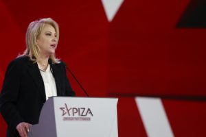 Δούρου: «Δεν αγωνιούμε για την καρέκλα αλλά για το κόμμα που παλέψαμε μια ζωή»