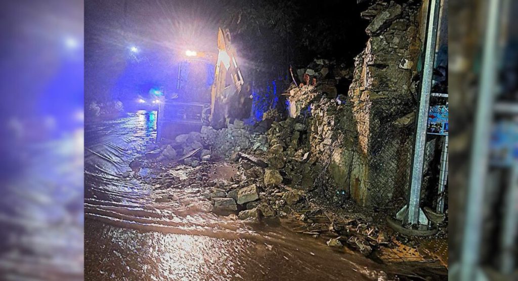 Ζάκυνθος: Προβλήματα από την κακοκαιρία Atena – Κατέρρευσε τοίχος, τέσσερις απεγκλωβισμοί (Video)