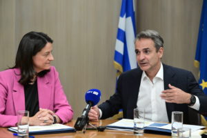 €455.000.000 σε ημέτερους σχολάρχες του Μητσοτάκη &#8211; Μισό δισ. ευρώ στο καρτέλ του «σκόιλ ελικίκου»