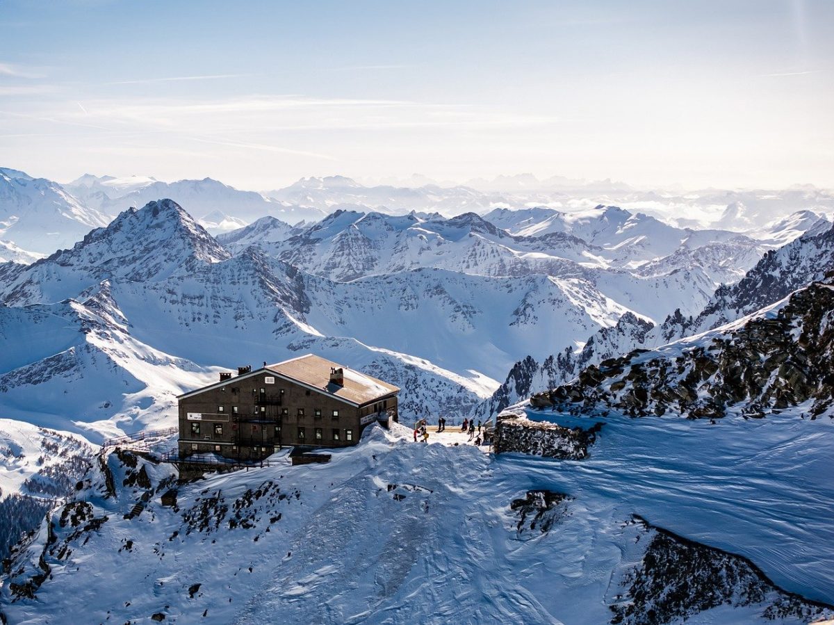 La Svizzera e l’Italia stanno cambiando i loro confini a causa… del cambiamento climatico